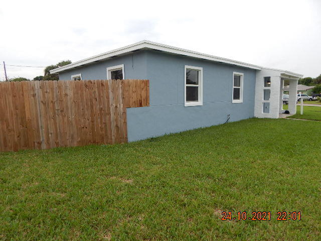 341 West 14th Street Riviera Beach, FL 33404 - Photo 5 of 23 DSCN4850 (1)