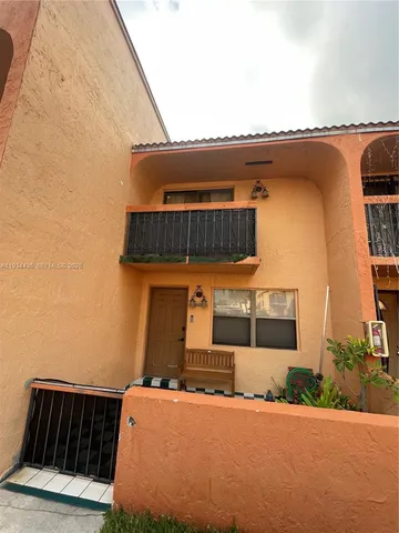 $2,600 | 5962 West 18th Avenue, Unit B2, Hialeah, FL 33012