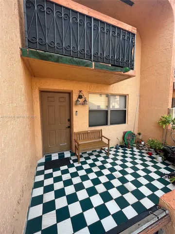 $2,600 | 5962 West 18th Avenue, Unit B2, Hialeah, FL 33012