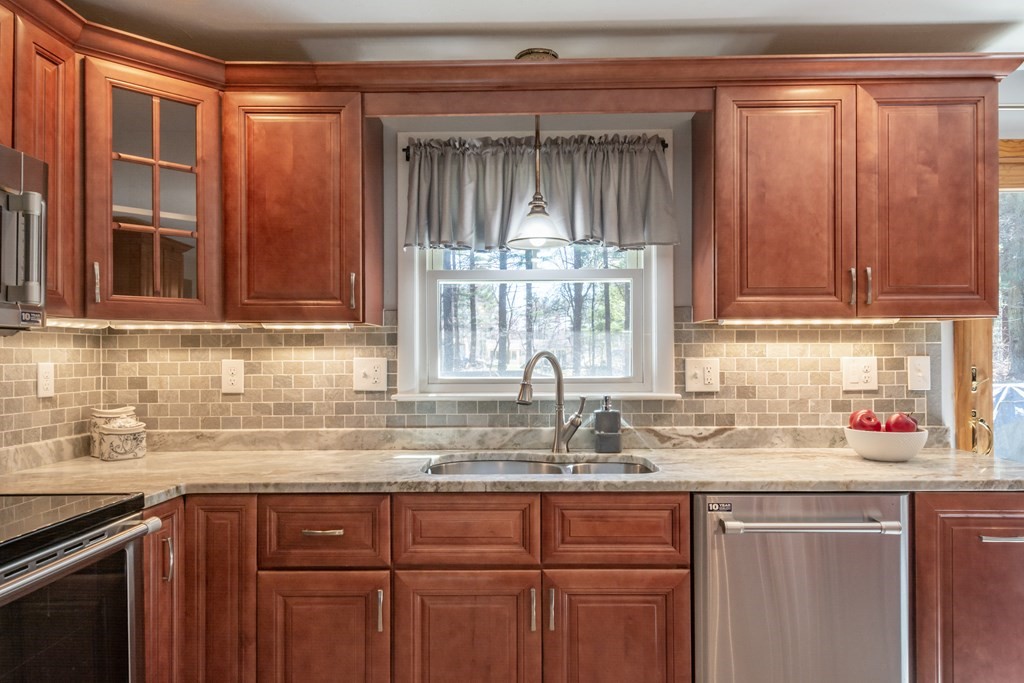 2 Rockpoint Road Southborough, MA 01772 - Photo 15 of 38 Gallery Image 15