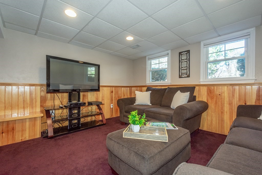2 Rockpoint Road Southborough, MA 01772 - Photo 25 of 38 Gallery Image 25
