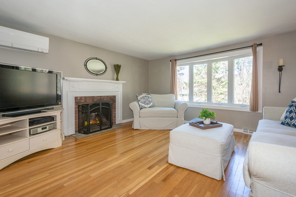 2 Rockpoint Road Southborough, MA 01772 - Photo 5 of 38 Gallery Image 5
