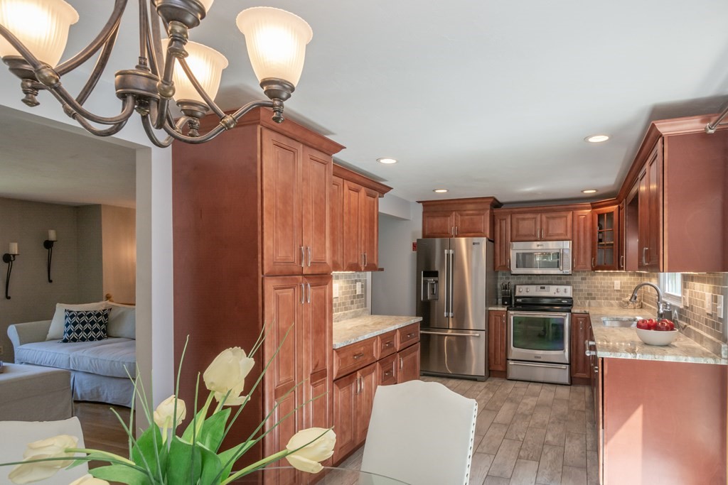 2 Rockpoint Road Southborough, MA 01772 - Photo 10 of 38 Gallery Image 10