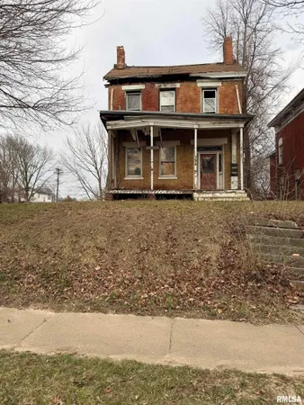 $9,500 | 734 North 5th Street, Quincy, IL 62301