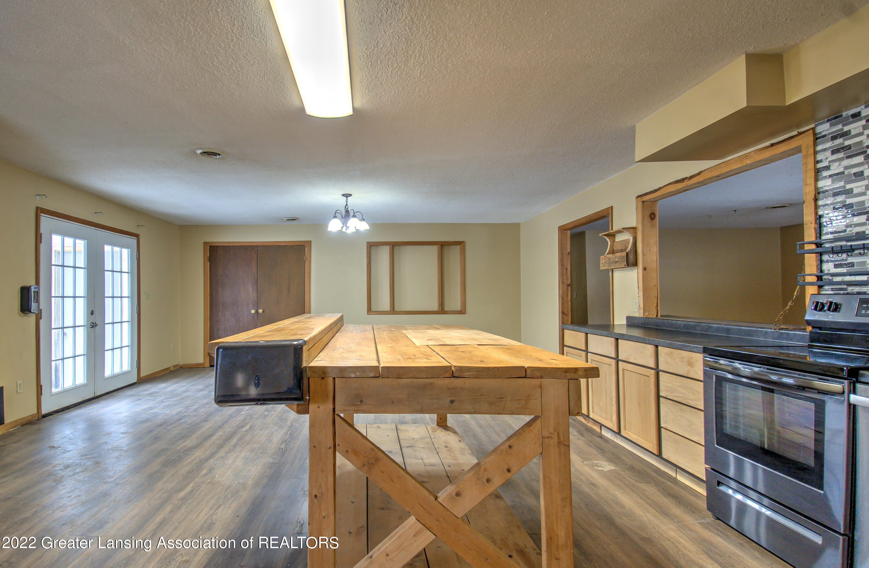 5080 Crain Road Onondaga, MI 49264 - Photo 16 of 30 Kitchen open to Dining