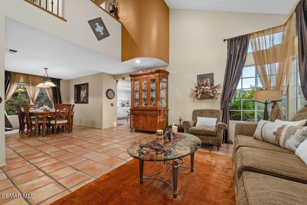 625 Galloping Hill Road Simi Valley, CA 93065 - Photo 10 of 49