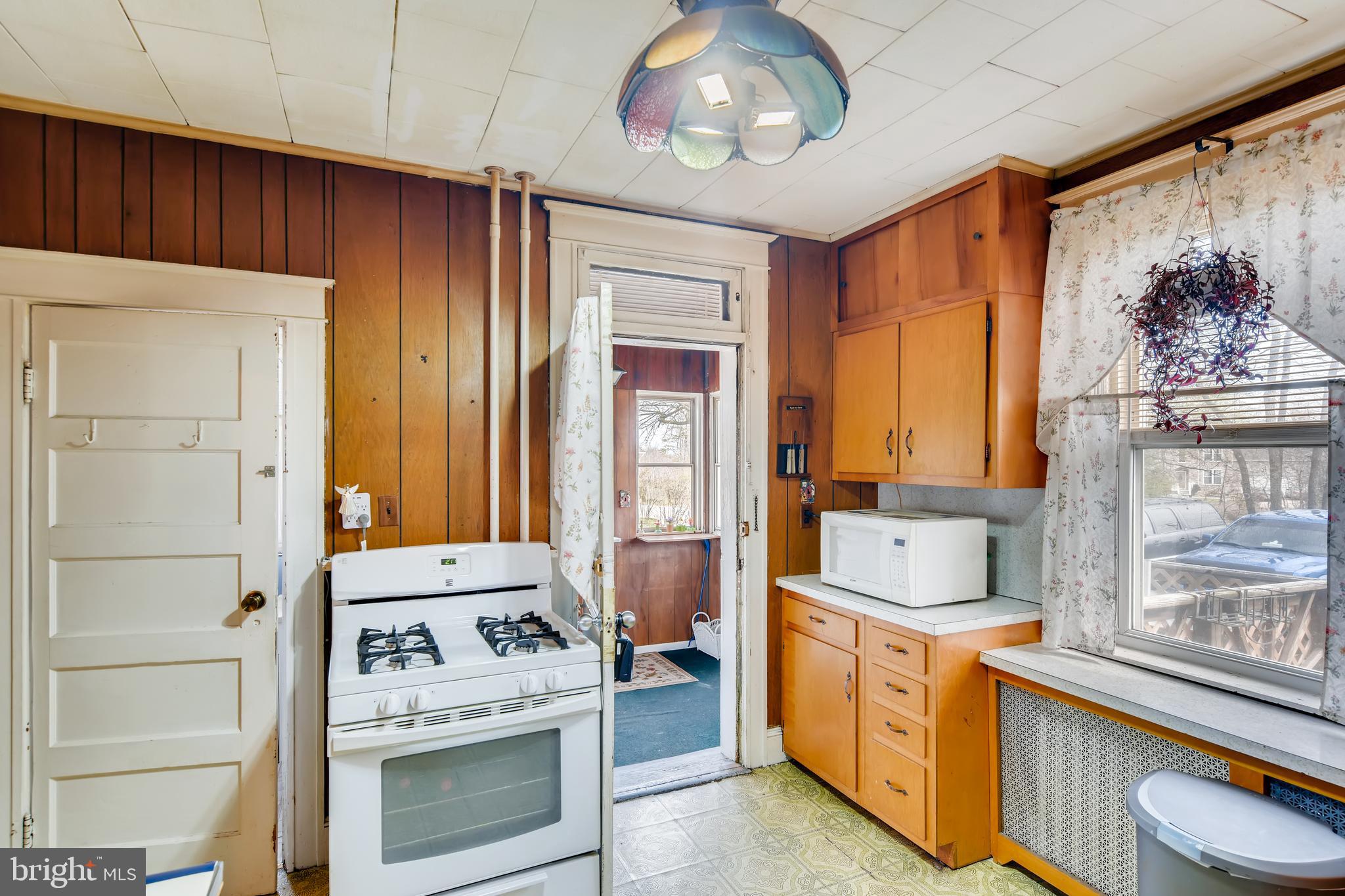 4608 Ridge Road Baltimore, MD 21236 - Photo 8 of 28 Gallery Image 8