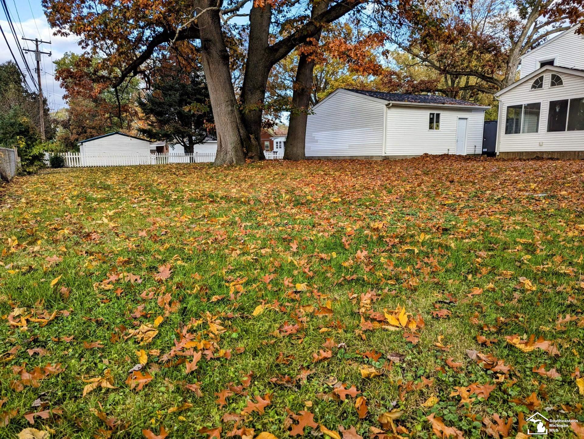 2111 Vivian Road Monroe, MI 48162 - Photo 23 of 26