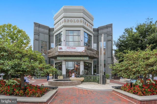 $710,000 | 7171 Woodmont Avenue, Unit 205, Bethesda, MD 20814