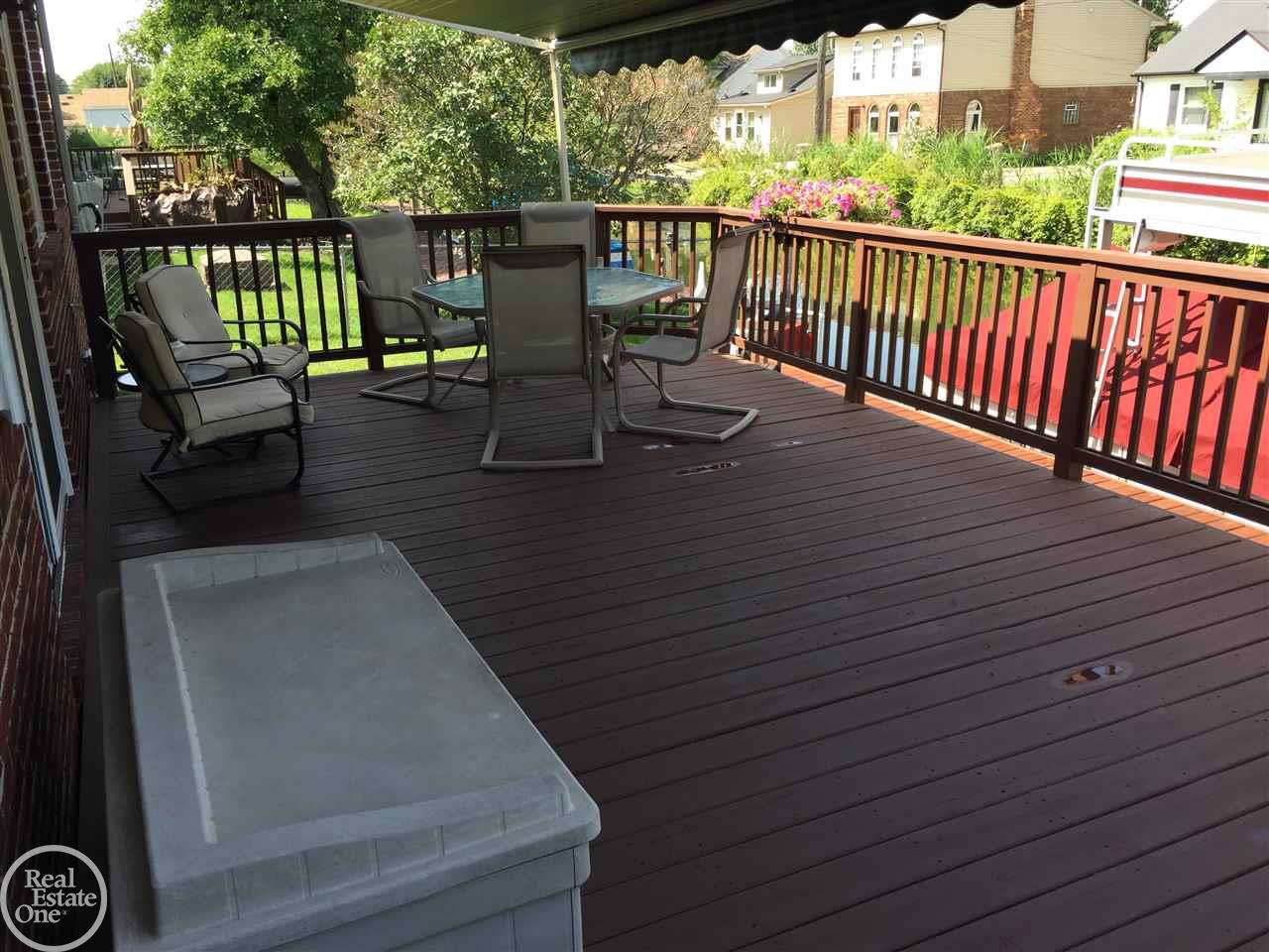 38019 Pointe Rosa Street Harrison Township, MI 48045 - Photo 9 of 36 31355238-8.JPG