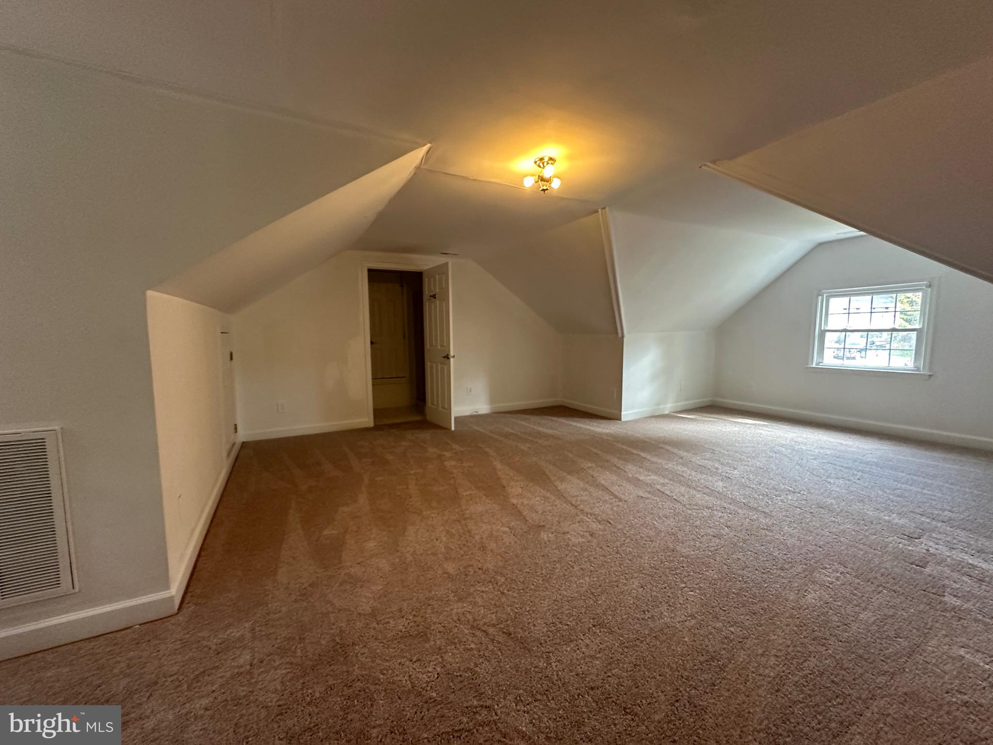 18820 Kerill Road Triangle, VA 22172 - Photo 22 of 37 Upper Level Bedroom - Primary