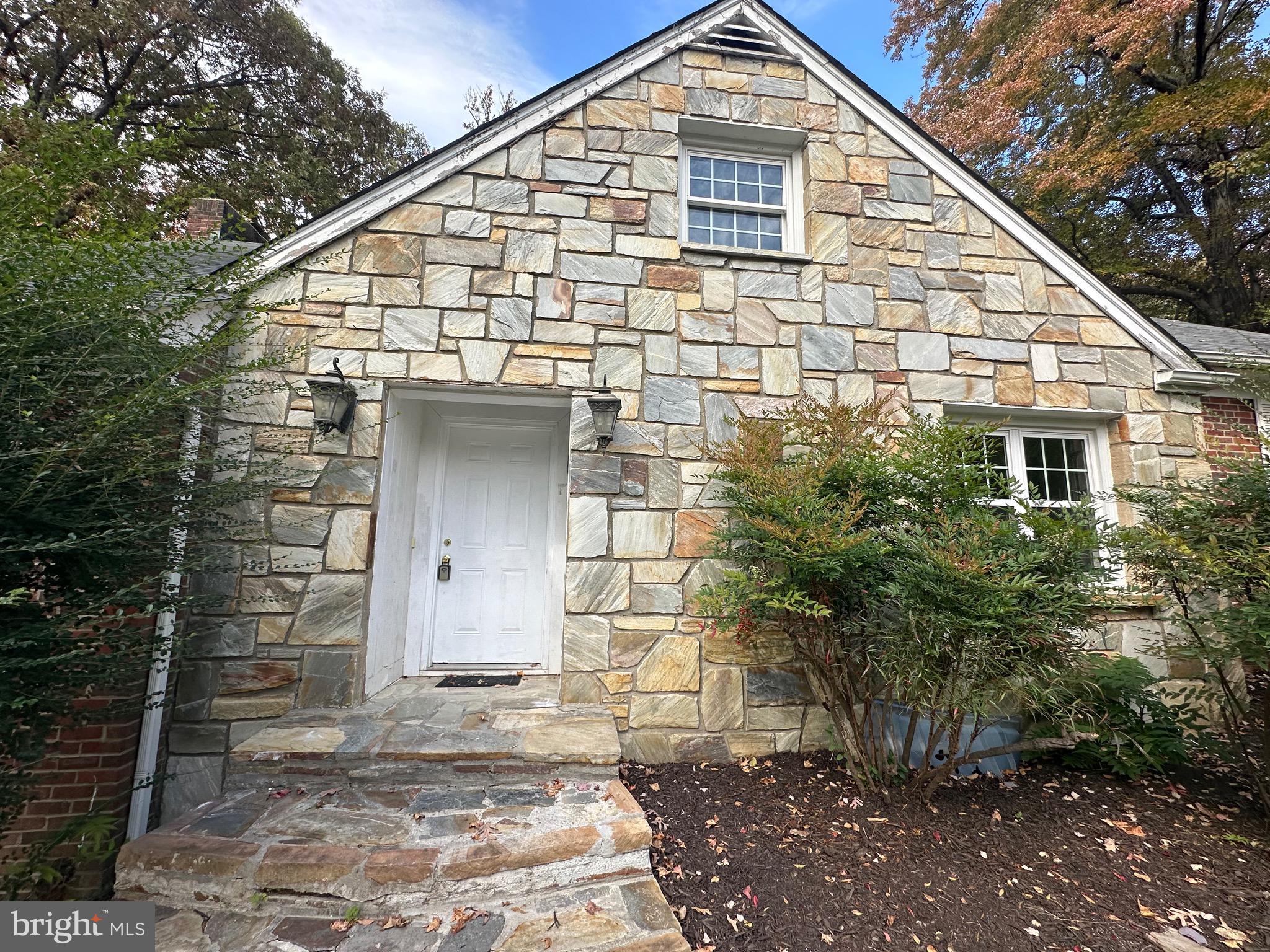 18820 Kerill Road Triangle, VA 22172 - Photo 3 of 37 Front of Home