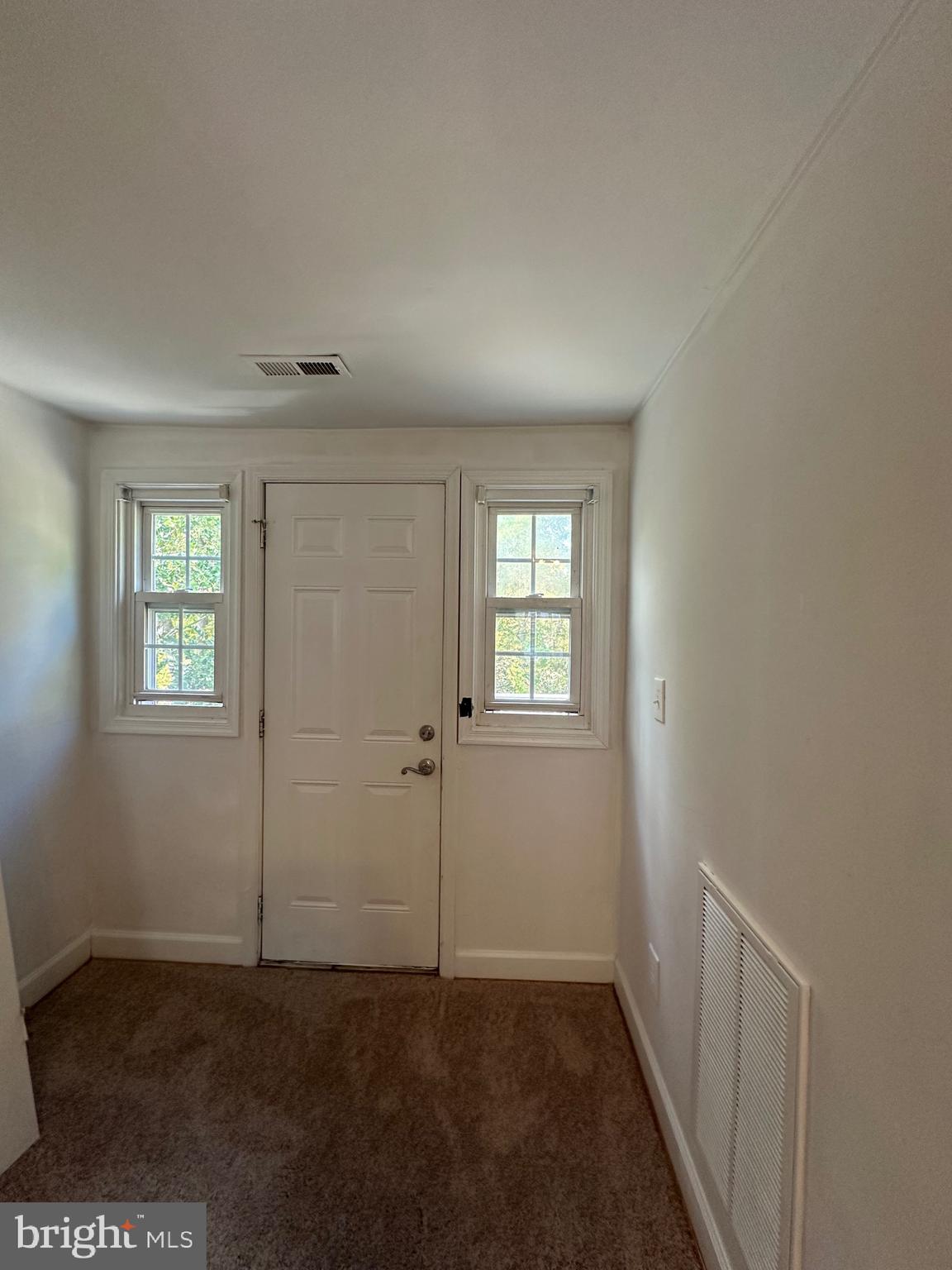18820 Kerill Road Triangle, VA 22172 - Photo 5 of 37 Entryway