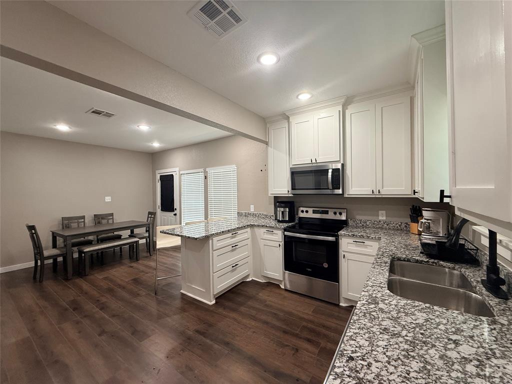 1920 South 18th Street Waco, TX 76706 - Photo 5 of 11