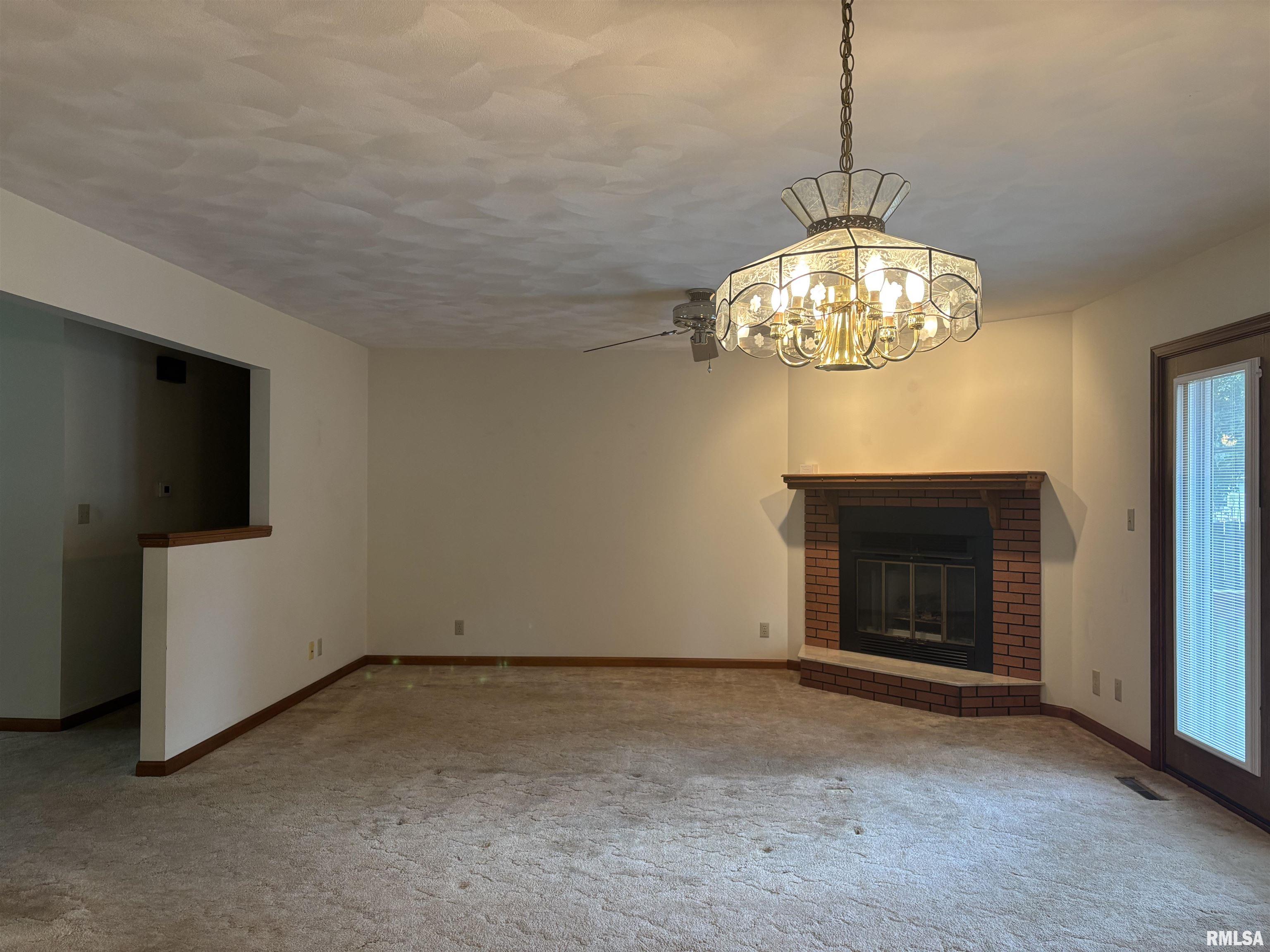 2524 Winfield Drive Springfield, IL 62704 - Photo 6 of 32