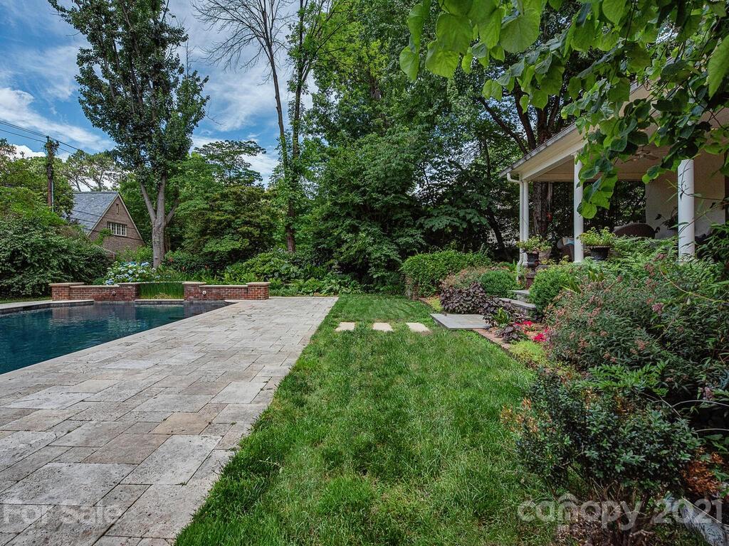 1700 Queens Road Charlotte, NC 28207 - Photo 46 of 48 a view of backyard with green space
