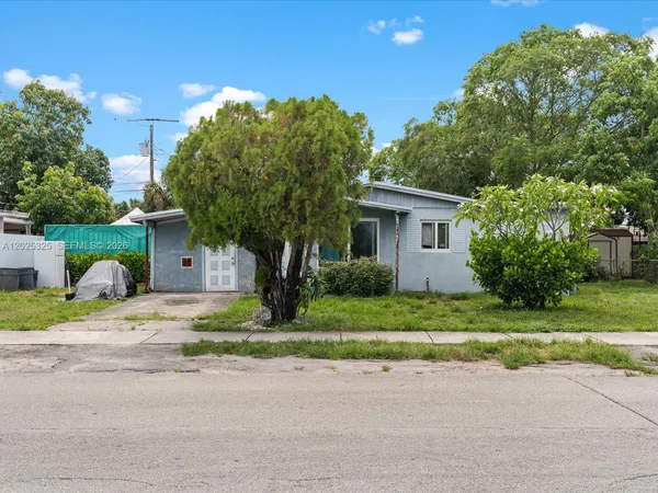 $400,000 | 17230 Northwest 56th Avenue, Miami Gardens, FL 33055