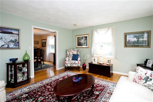 48 Raffaele Drive Waltham, MA 02452 - Photo 11 of 27 Gallery Image 11