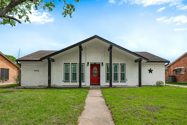$329,000 | 9858 Sageaspen Lane, Houston, TX 77089