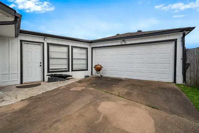 $329,000 | 9858 Sageaspen Lane, Houston, TX 77089