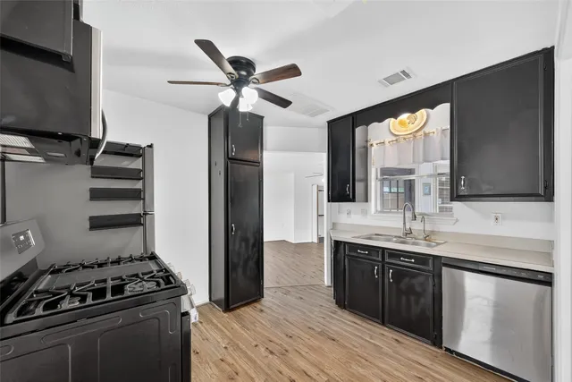 $329,000 | 9858 Sageaspen Lane, Houston, TX 77089