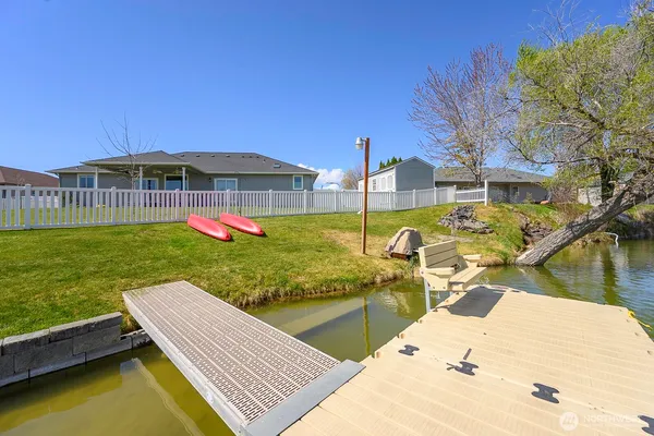 $799,900 | 907 Sand Dune Road, Moses Lake, WA 98837