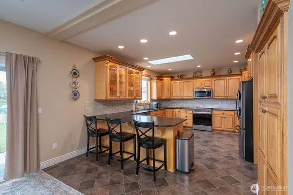 $799,900 | 907 Sand Dune Road, Moses Lake, WA 98837