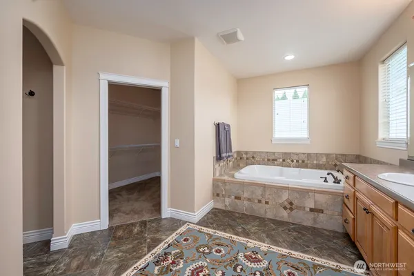 $799,900 | 907 Sand Dune Road, Moses Lake, WA 98837