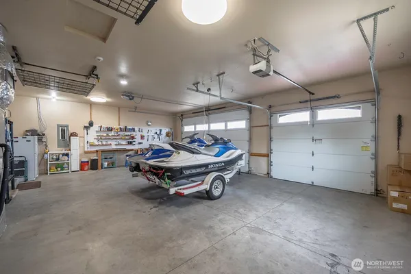 $799,900 | 907 Sand Dune Road, Moses Lake, WA 98837