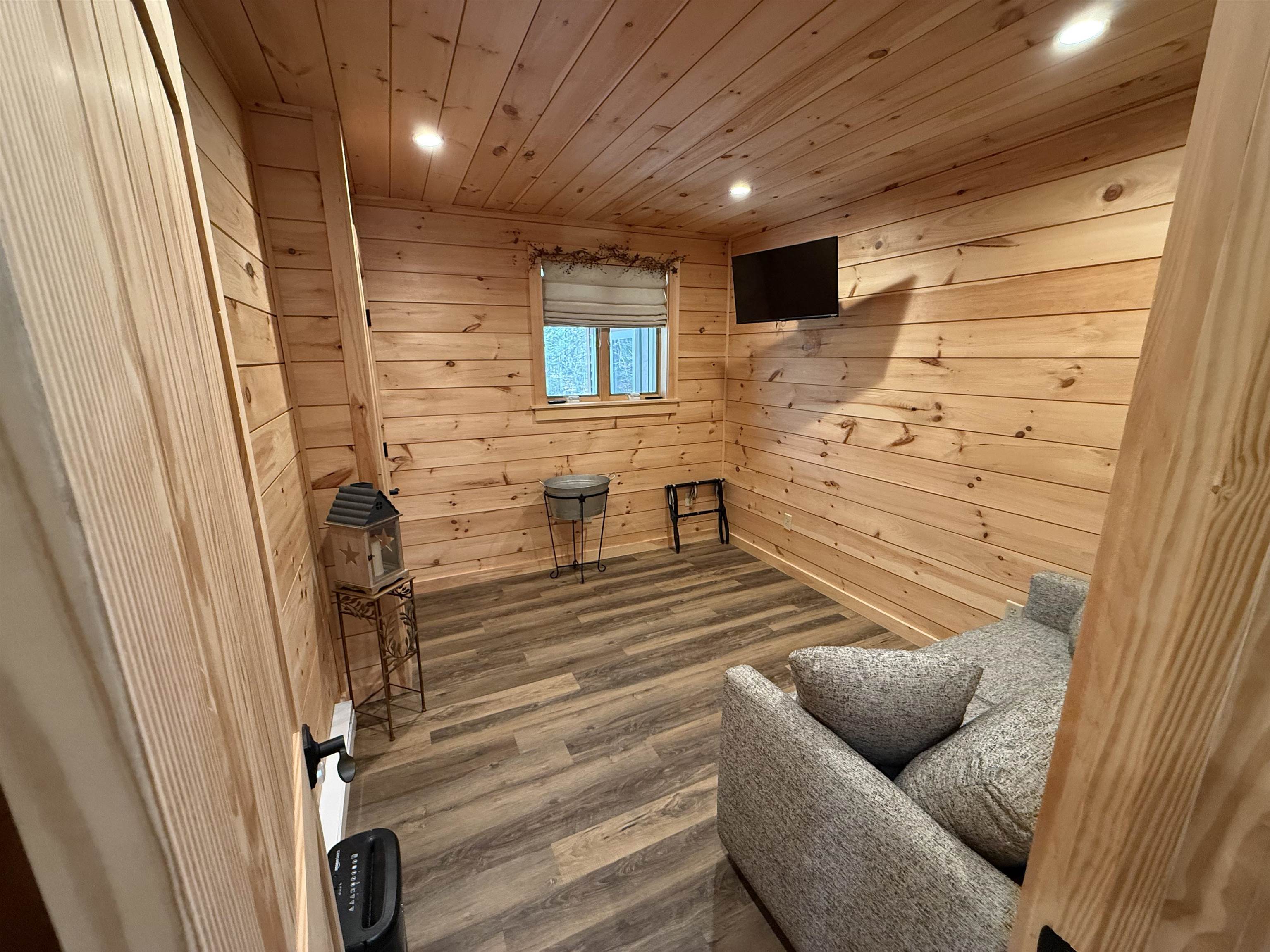 1063 Highway 25 Warren, NH 03279 - Photo 24 of 31
