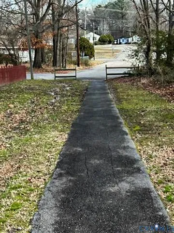 a view of yard with tree