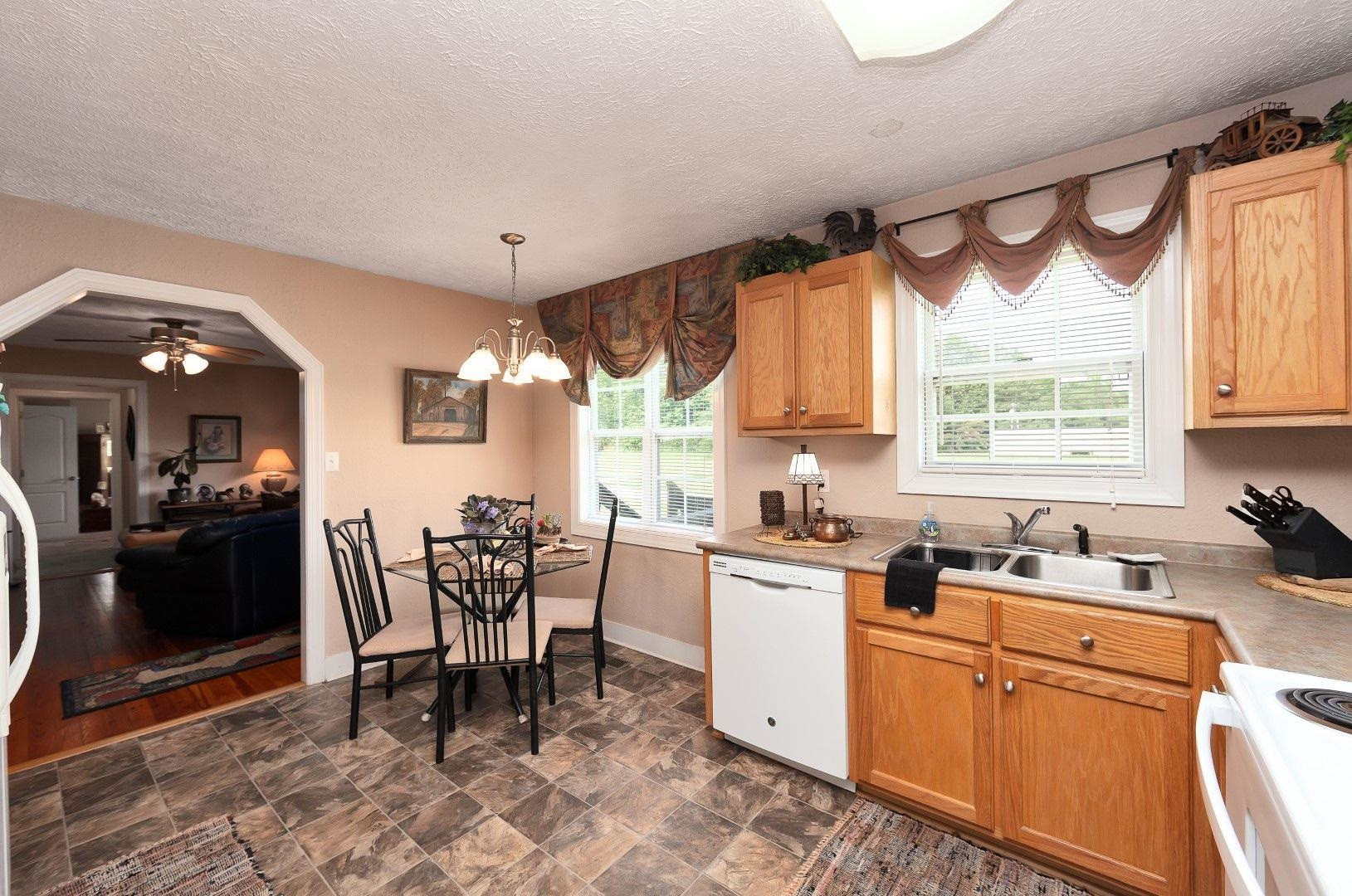 325 Old Juno Road Lexington, TN 38351 - Photo 5 of 25 Photo 5