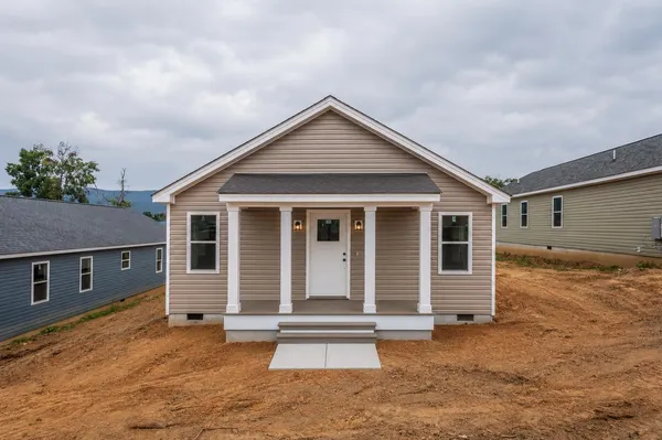 $292,400 | 391 Trenton Avenue, Shenandoah, VA 22849