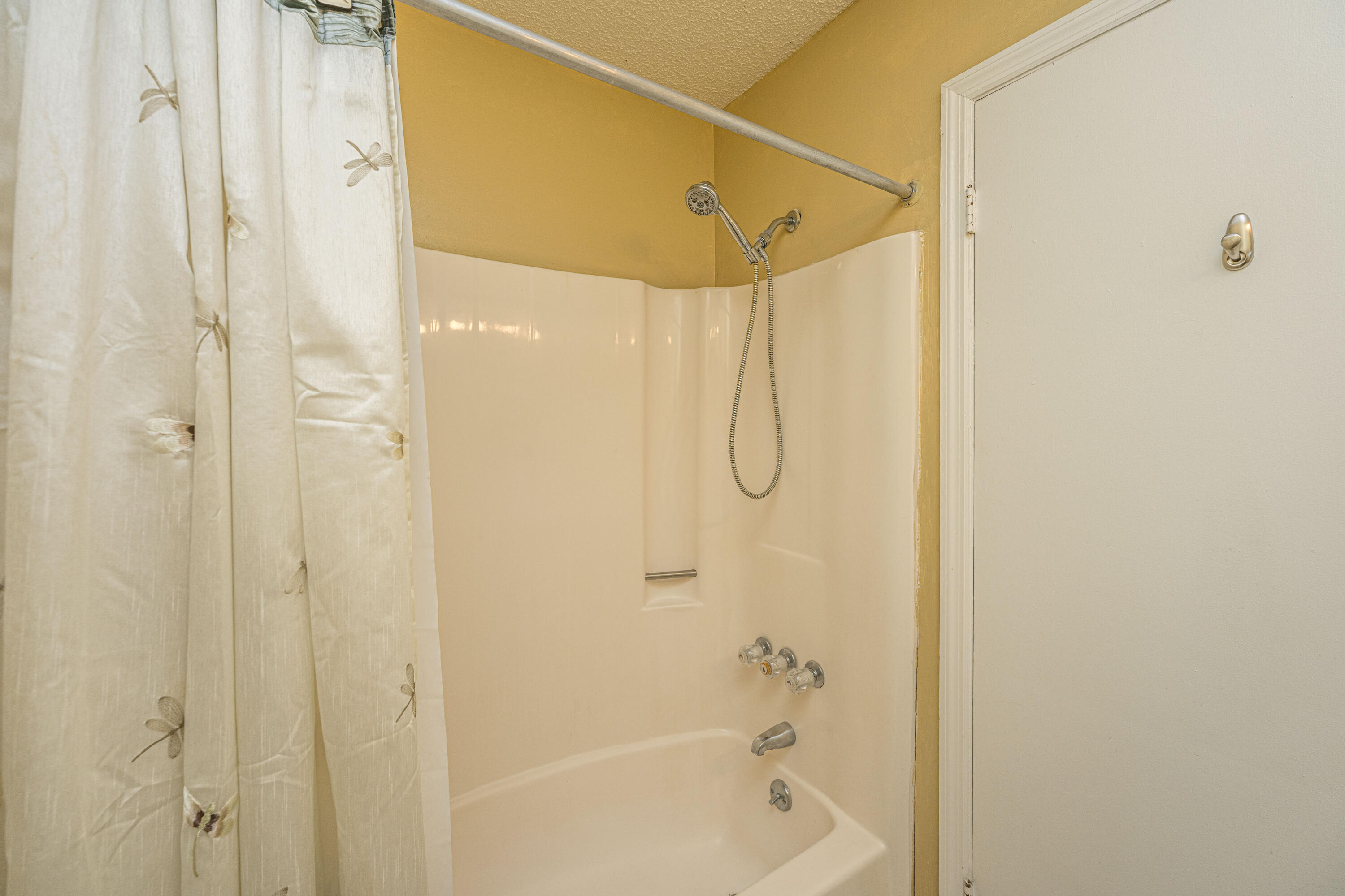 721 Temple Road, Unit A Ladson, SC 29456 - Photo 22 of 26 Guest Full Bathroom
