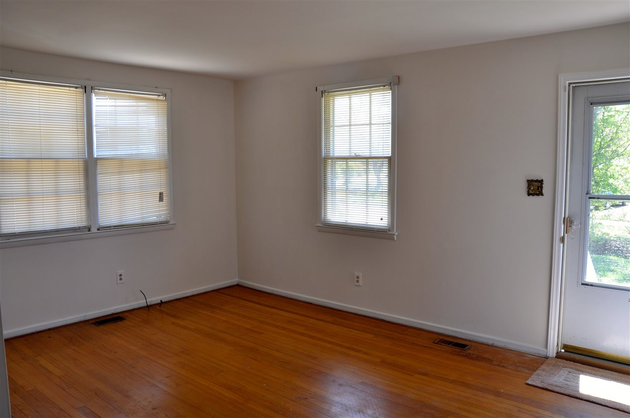 819 Hadley Road Raleigh, NC 27610 - Photo 5 of 20 Photo 5