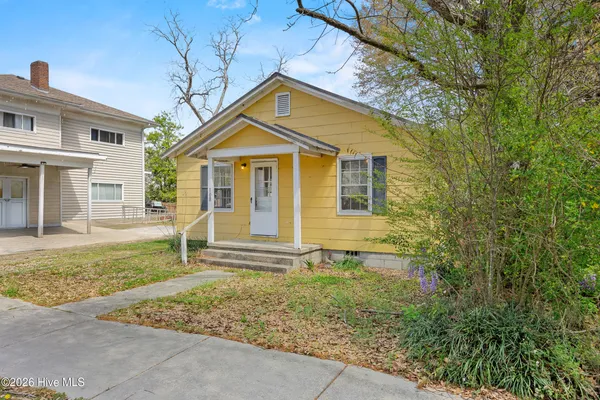 $169,000 | 108 North Dickerson Street, Unit 6, Burgaw, NC 28425