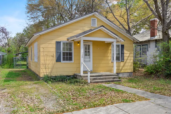 $169,000 | 108 North Dickerson Street, Unit 6, Burgaw, NC 28425