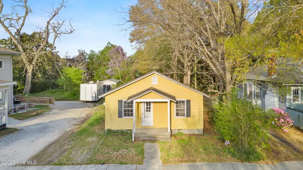 $169,000 | 108 North Dickerson Street, Unit 6, Burgaw, NC 28425