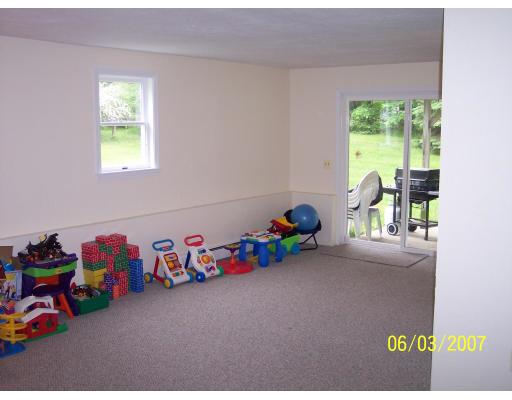 24 Jewett Road Sterling, MA 01564 - Photo 6 of 10 Gallery Image 6
