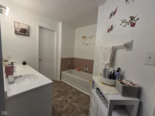 $270,000 | 8512 Green Valley Drive, Indianapolis, IN 46217