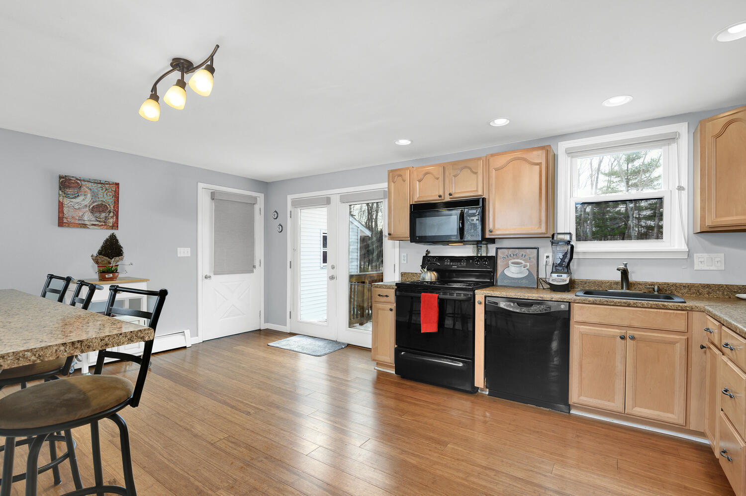 221 Sandy Hill Road South Portland, ME 04106 - Photo 7 of 34 221 Sandy Hill Rd South-large-007-007-Ki