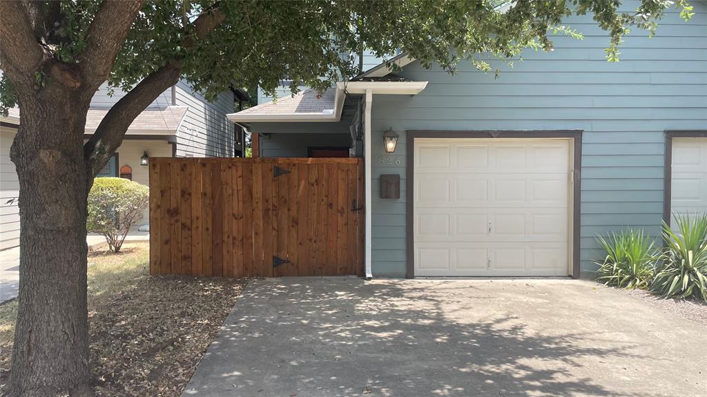 826 North Beckley Ave  