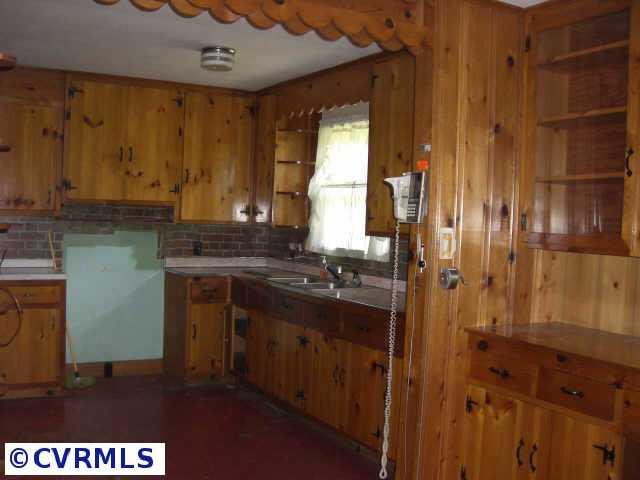 508 West Hundred Road Chester, VA 23836 - Photo 4 of 6
