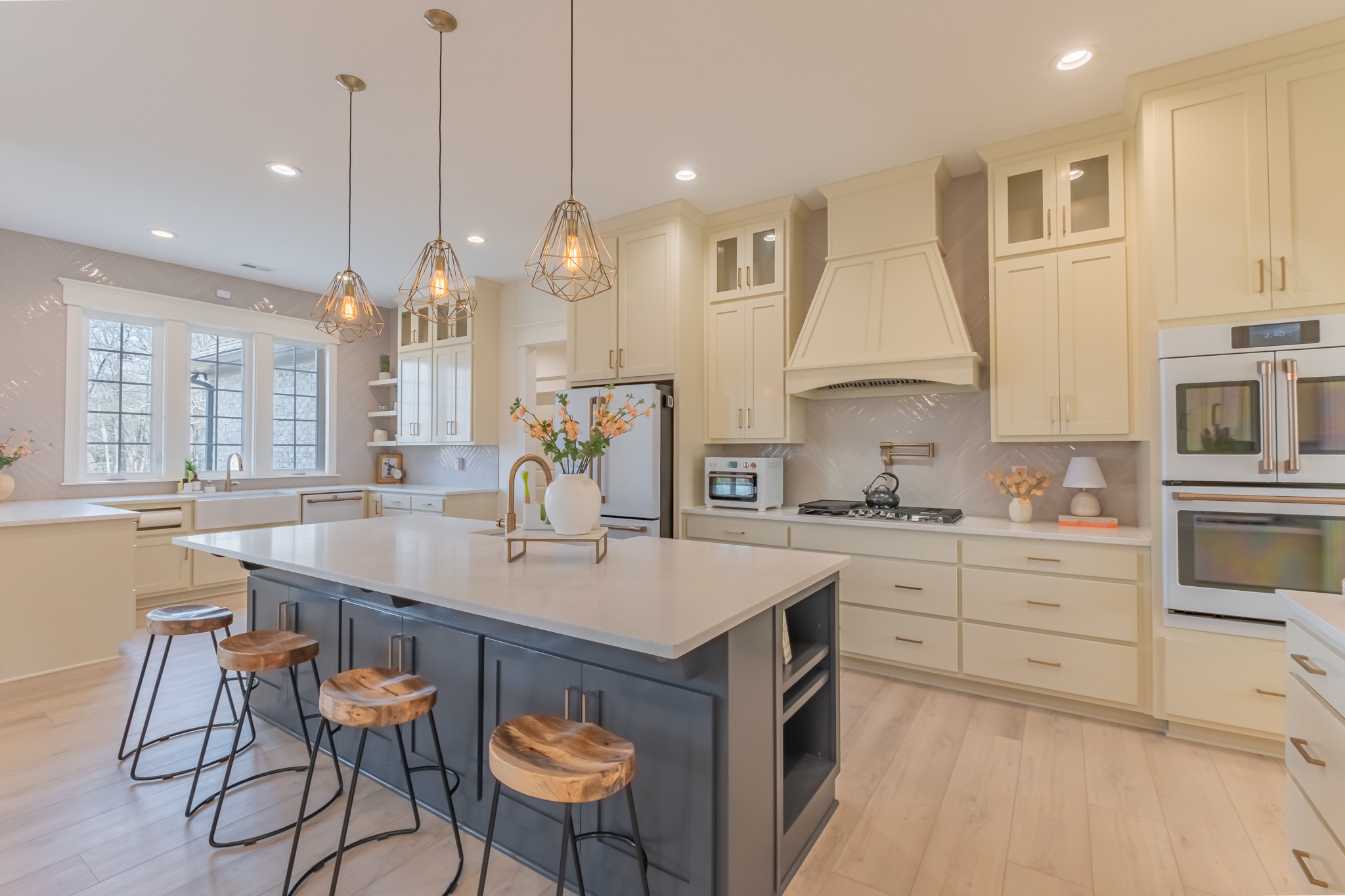 868 Dripping Springs Road Winchester, TN 37398 - Photo 1 of 54