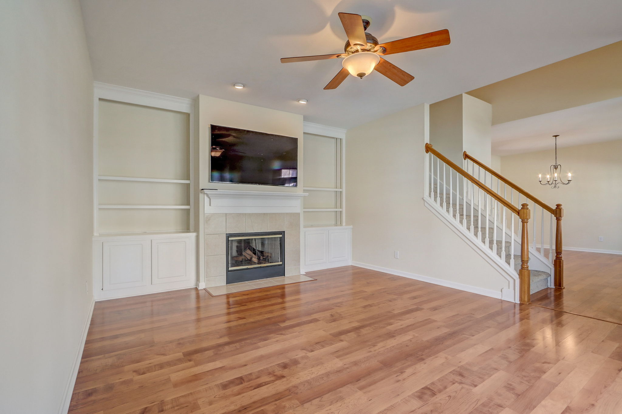 629 Lockerbie Place Carmel, IN 46032 - Photo 11 of 51