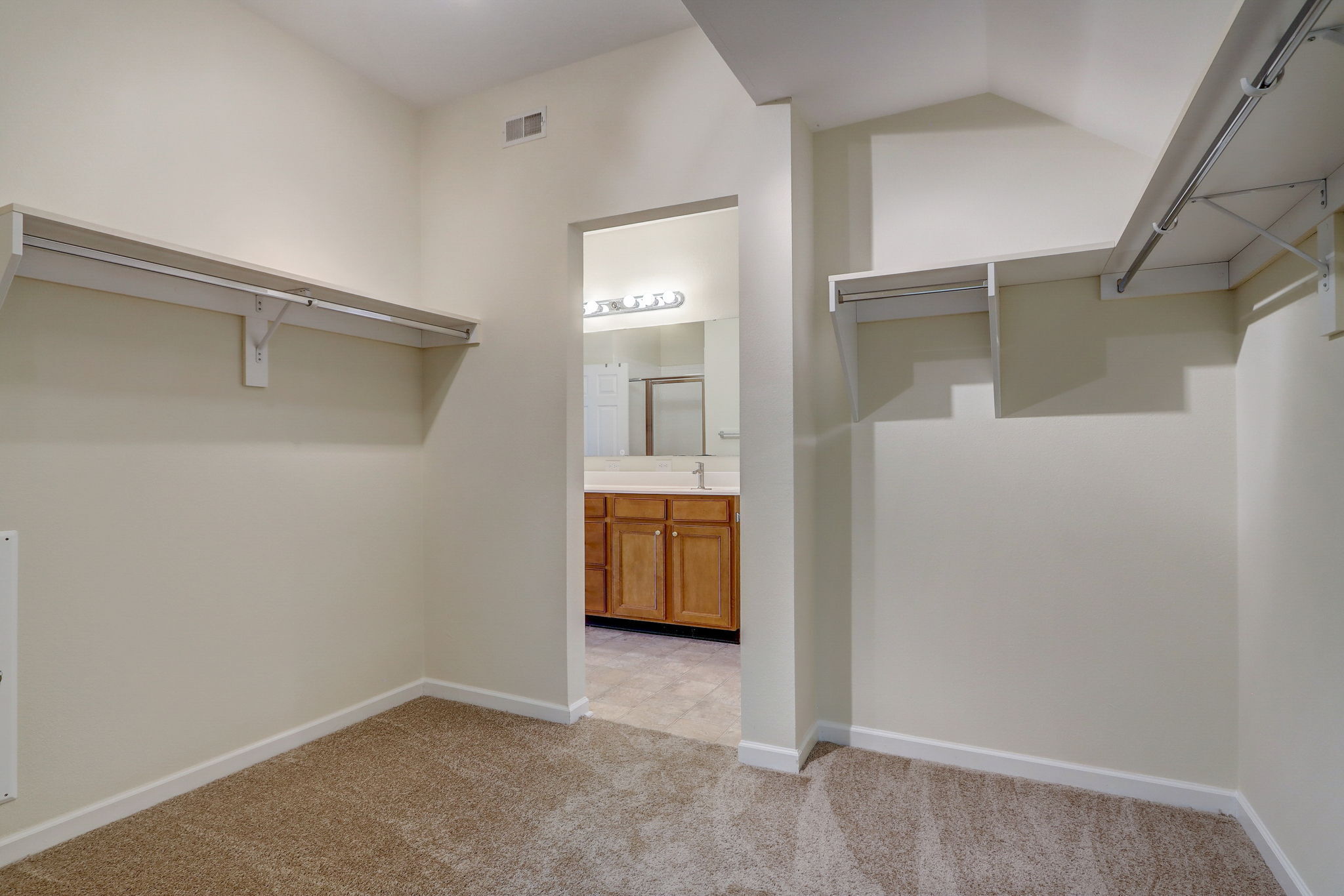 629 Lockerbie Place Carmel, IN 46032 - Photo 37 of 51