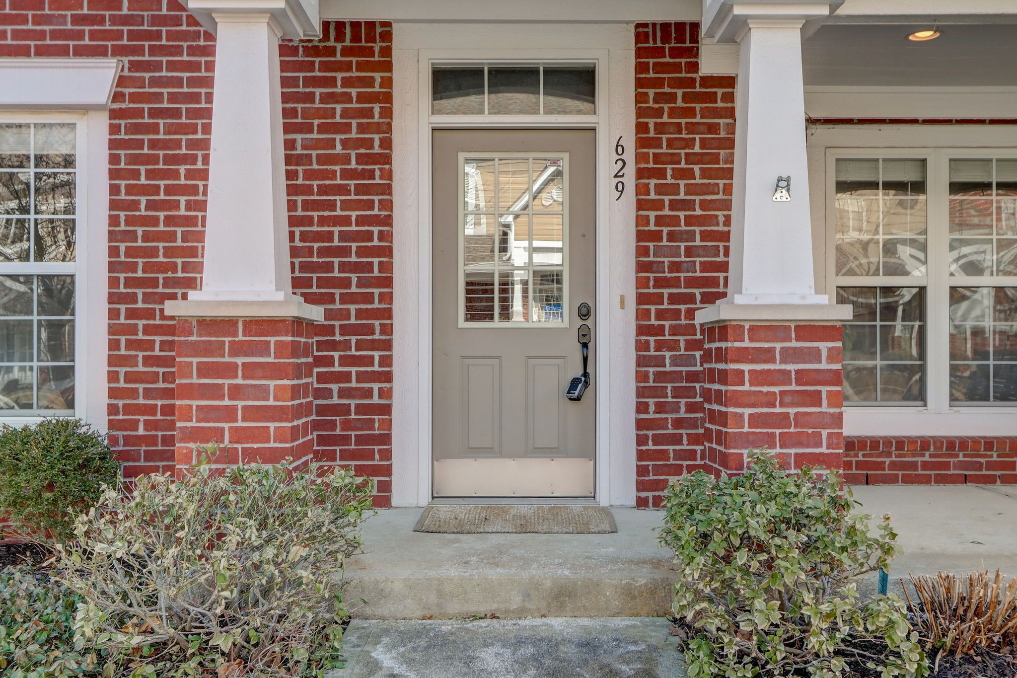 629 Lockerbie Place Carmel, IN 46032 - Photo 6 of 51