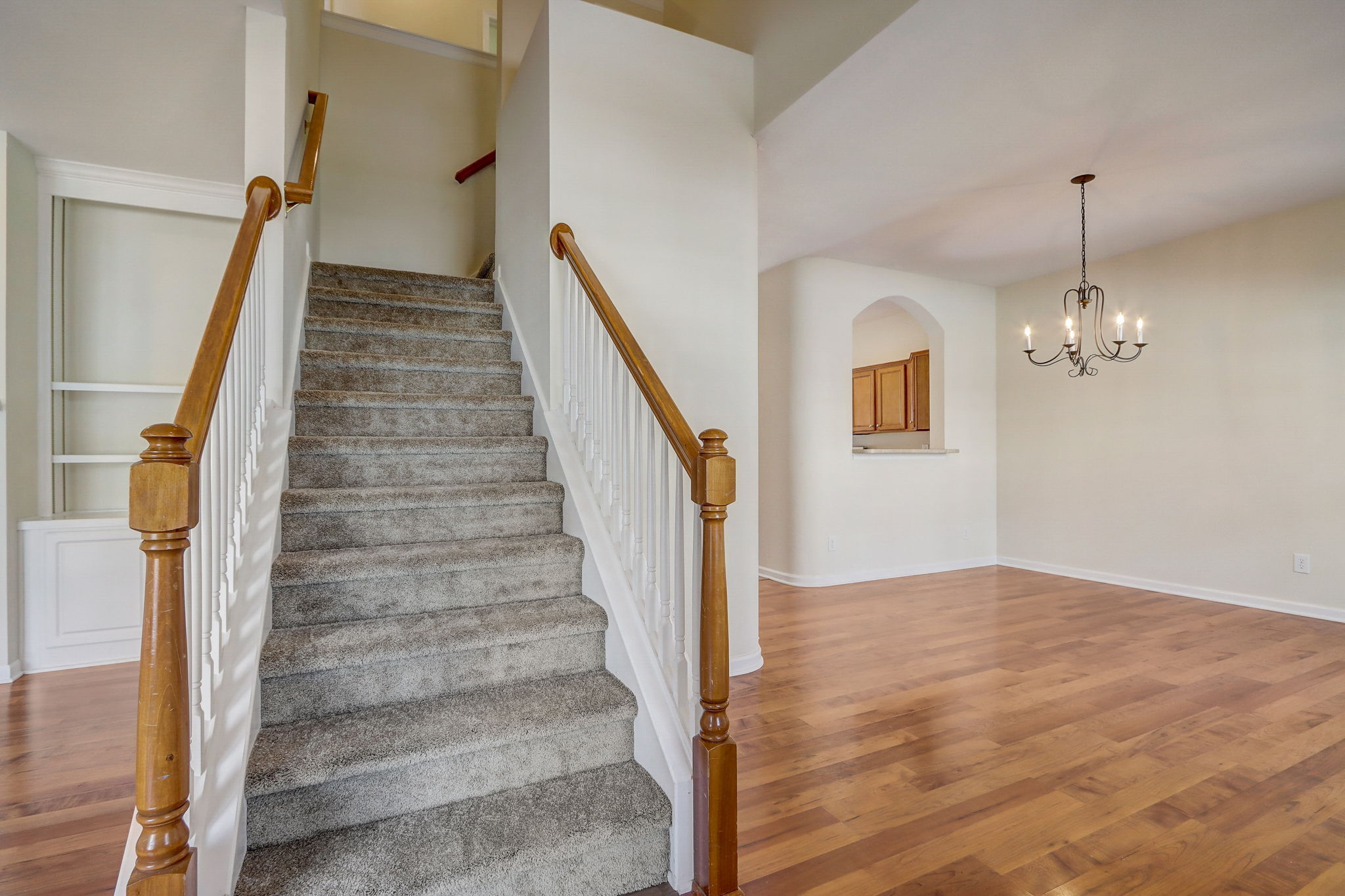 629 Lockerbie Place Carmel, IN 46032 - Photo 9 of 51