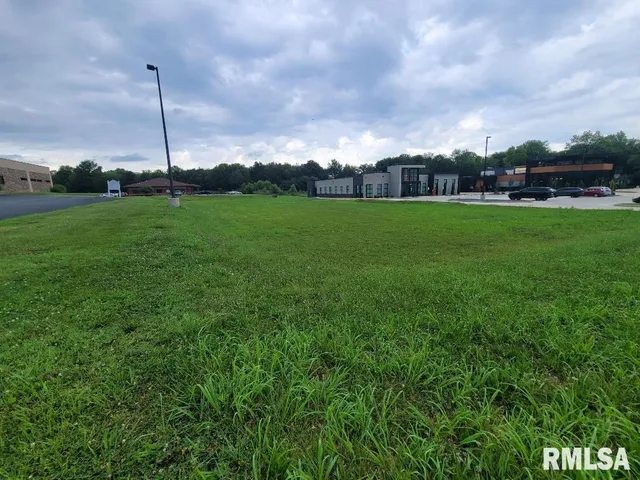 $149,000 | 3128 Veterans Memorial Drive, Mount Vernon, IL 62864