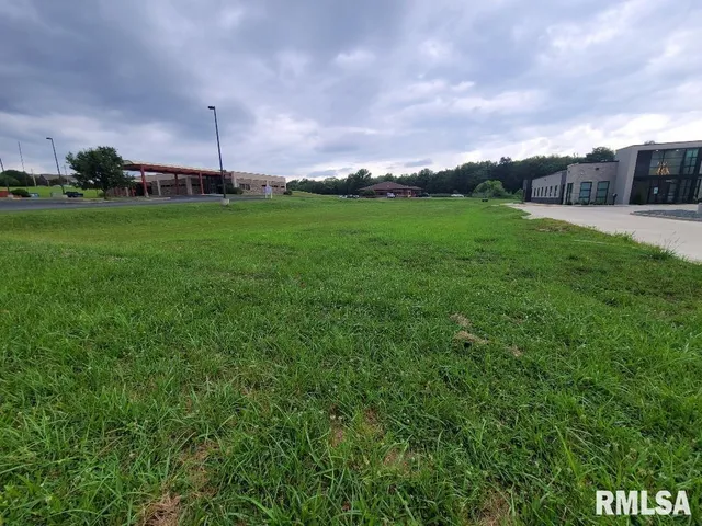 $149,000 | 3128 Veterans Memorial Drive, Mount Vernon, IL 62864